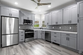 Building Photo - 146 W 30th St