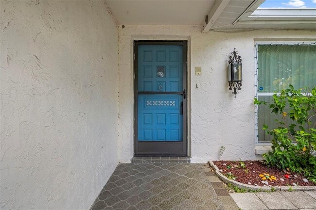 Building Photo - 7403 Populus Dr