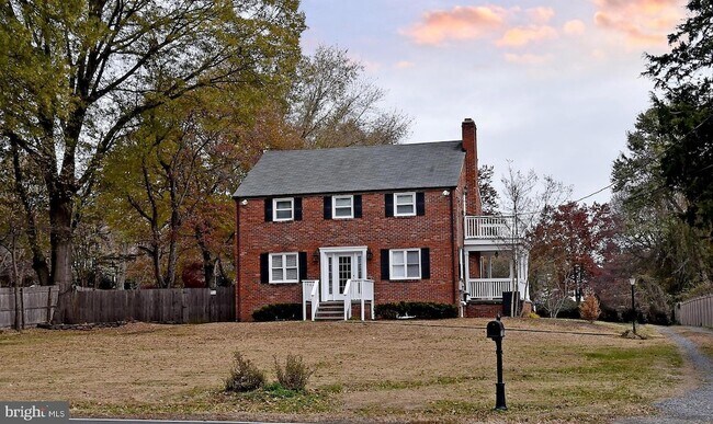 Foto del edificio - 7125 Harrison Ln