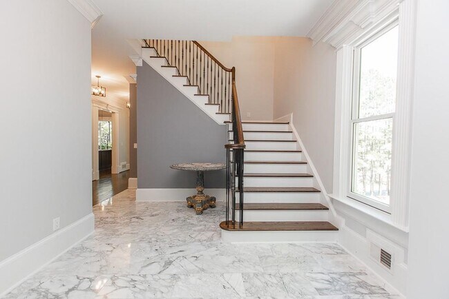 Building Photo - 1292 Lenox Park Cir NE