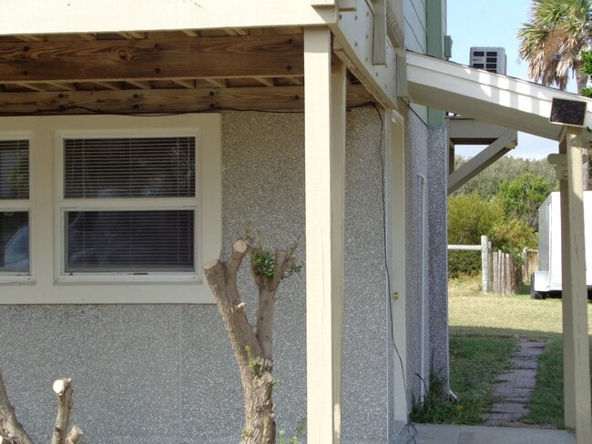 Foto del edificio - Nice updated unit on the north end of the Island