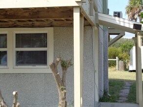 Building Photo - 1133 N Fletcher Ave