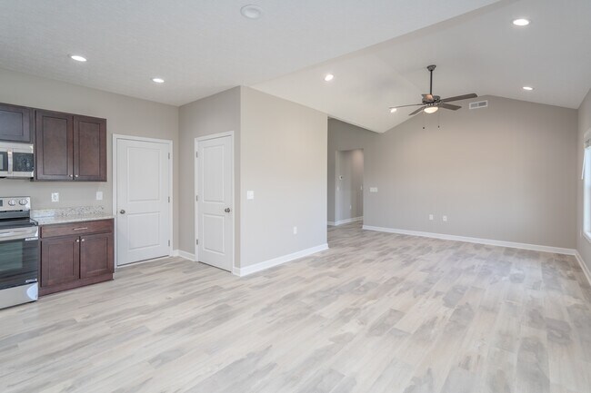 Foto del edificio - 2682 Cedrus Ave