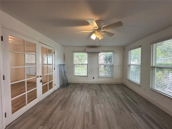 Building Photo - 3061 Simpson Rd