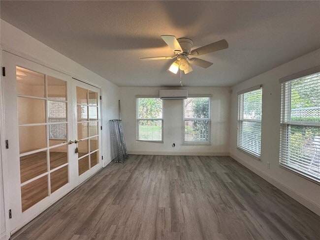 Foto del edificio - 3061 Simpson Rd