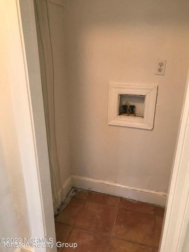 Foto del edificio - 2 br, 1 bath House - 3503 Scott St 3503 Sc...