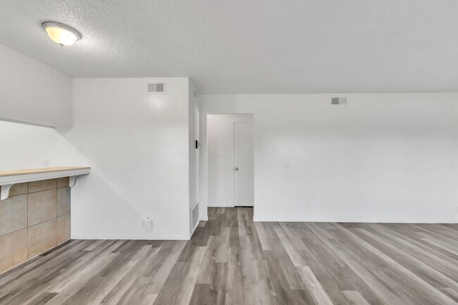 Building Photo - REDUCED!!!
