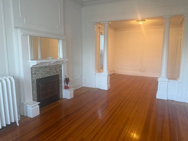 Building Photo - 123 Shippen St
