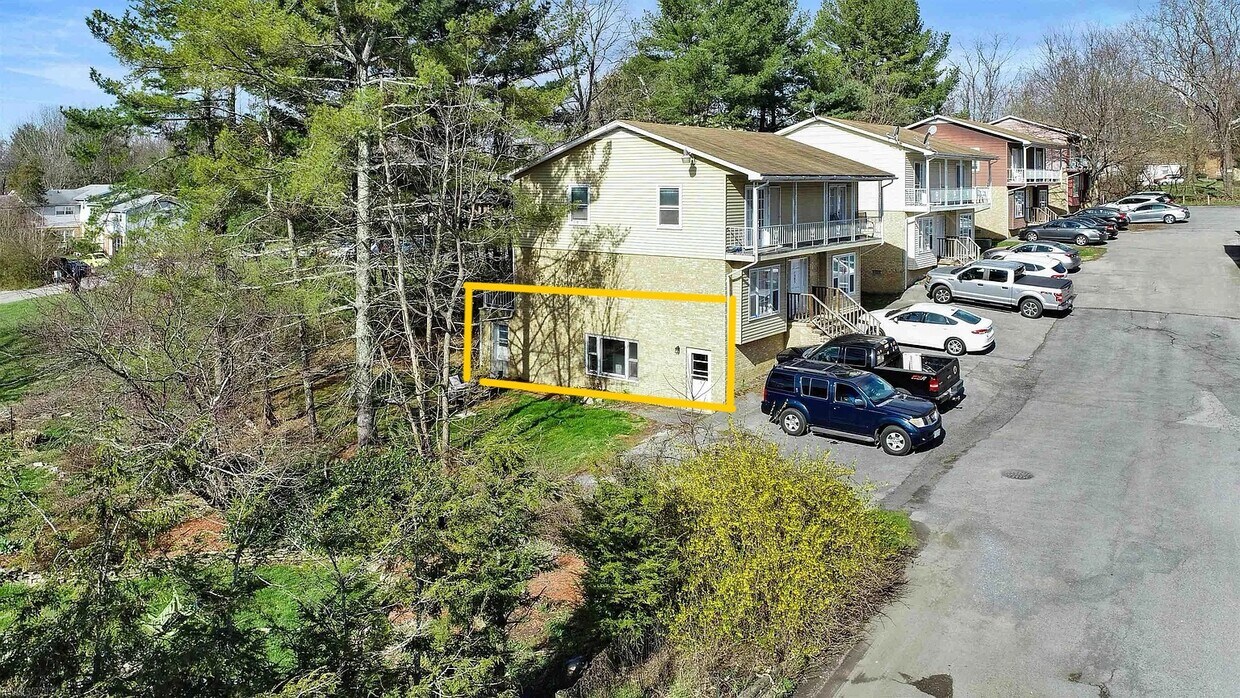 1303 Giles Rd, Blacksburg, VA 24060 Townhome Rentals in Blacksburg VA