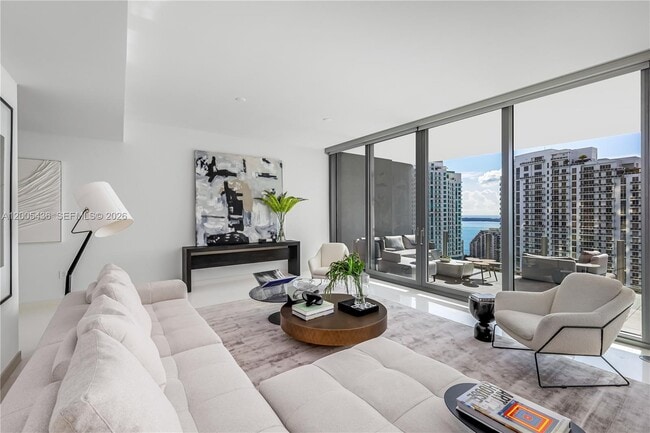 Foto del edificio - 300 Biscayne Blvd Way