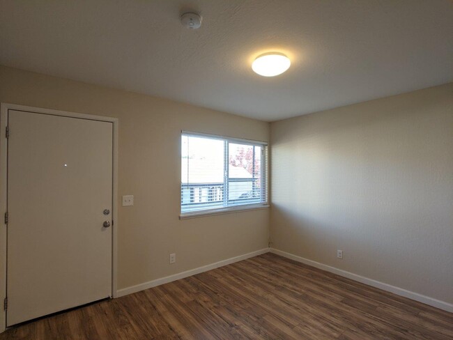 Building Photo - 2121 Blake St