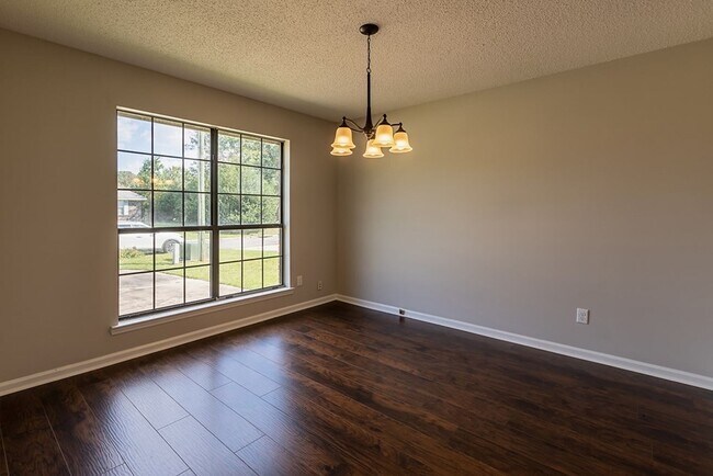 Foto del edificio - 3/2 ranch Brick Home Close to Ft. Stewart