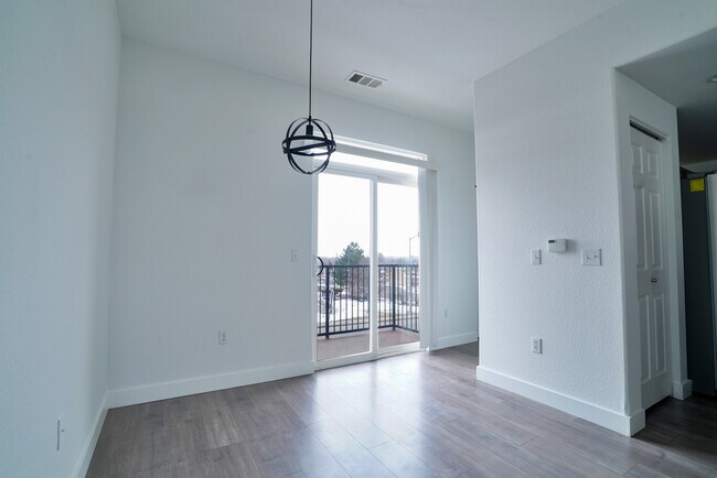 Foto del edificio - 8751 Pearl St