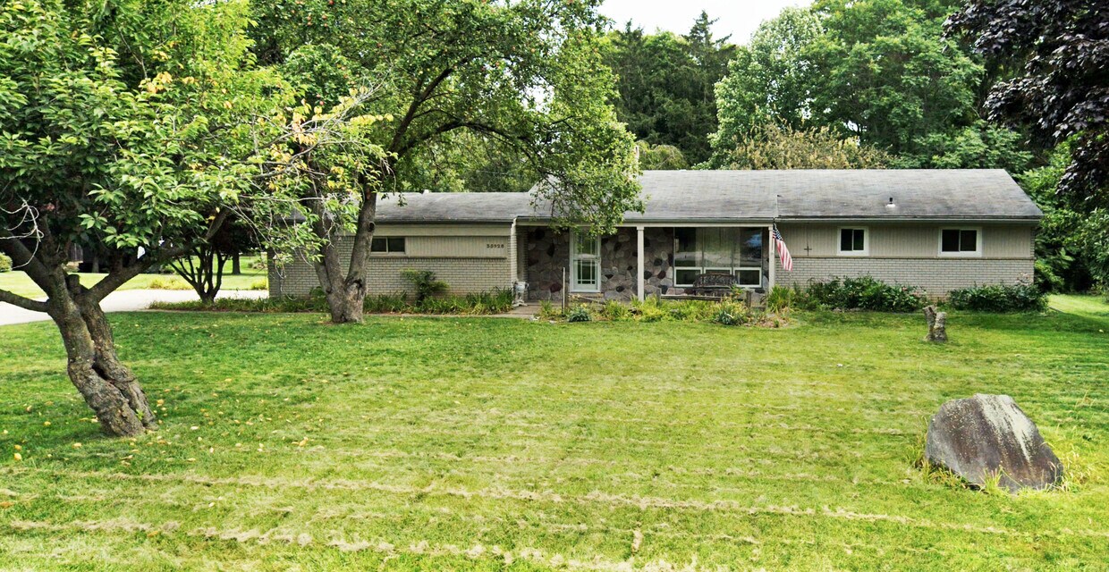 Primary Photo - 35928 Quakertown Ln