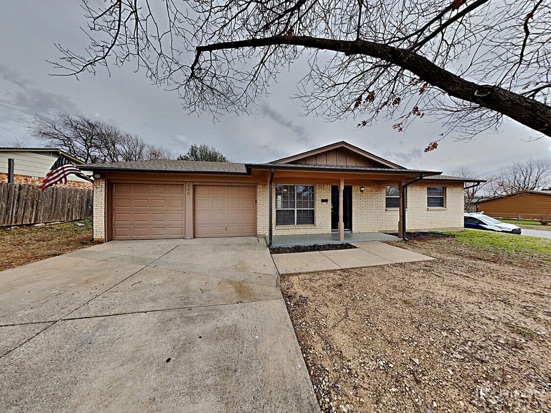 Foto principal - 620 Wallace Dr