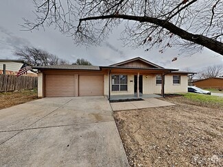 Building Photo - 620 Wallace Dr