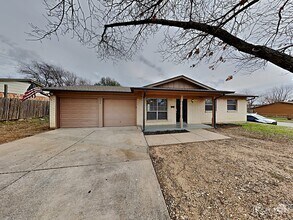 Building Photo - 620 Wallace Dr