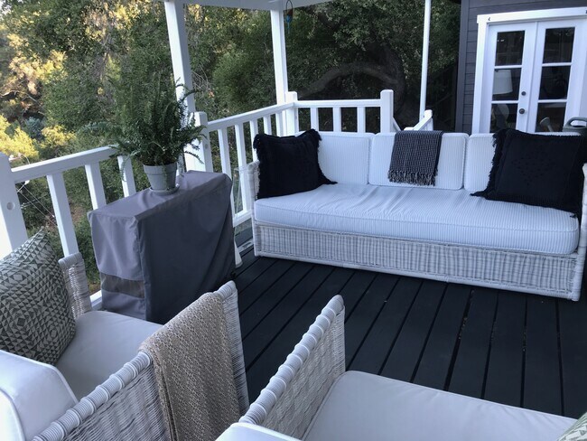 Building Photo - 109 Muerdago Rd