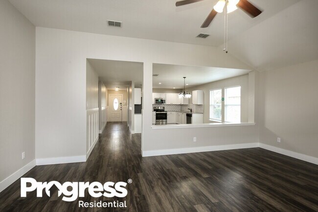 Building Photo - 114 Comanche Trail