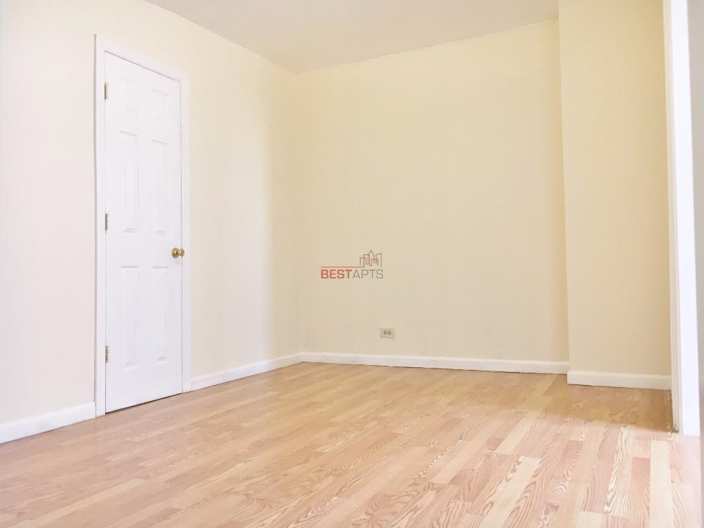 Primary Photo - 725 9th Ave