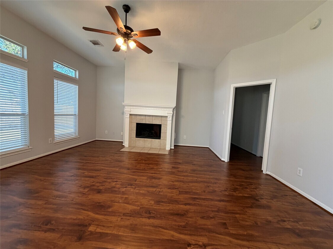 Foto del edificio - 3906 Alpine Cir