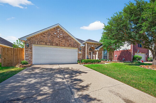 Foto del edificio - 15110 Greenhaven Lake Ln