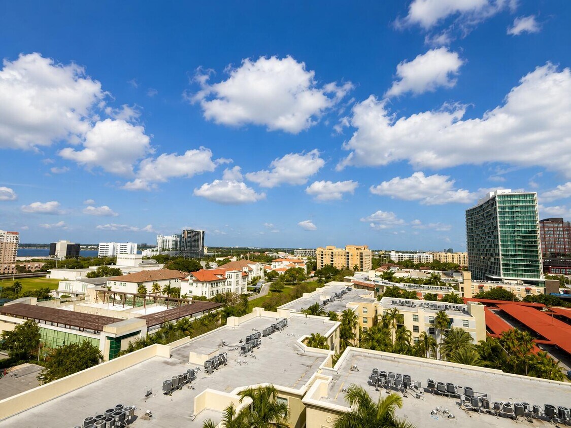 Foto del edificio - 651 Okeechobee Blvd
