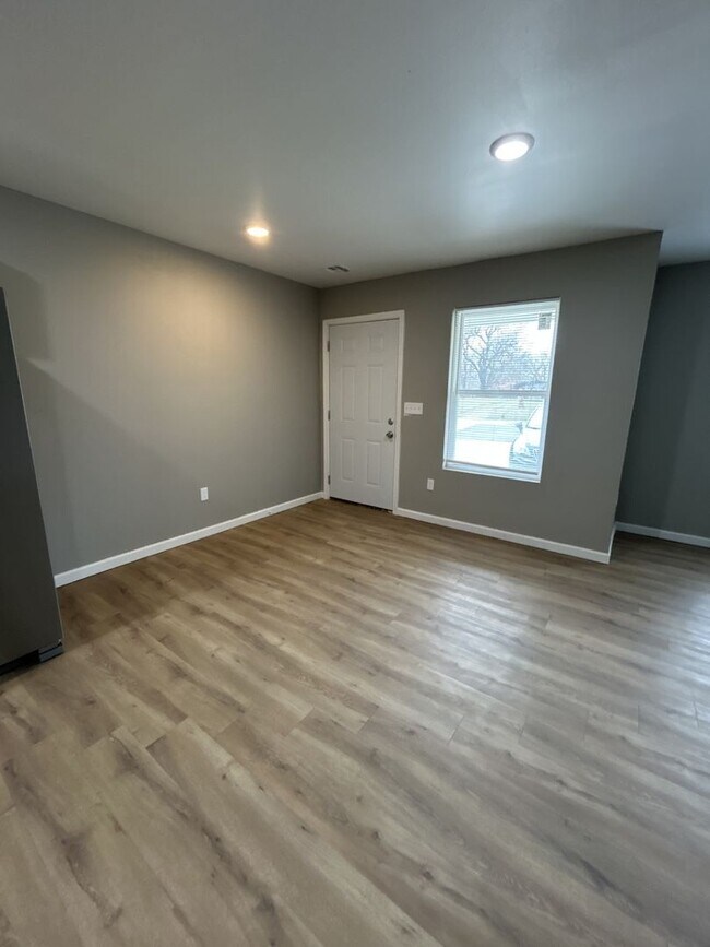 Foto del edificio - 714 Columbus St