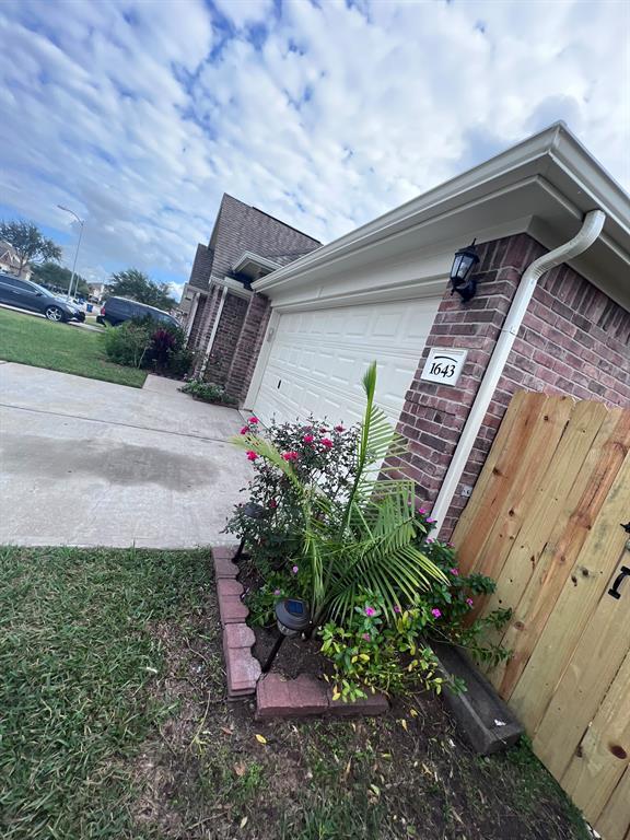 Foto del edificio - 1643 Laura Anne Dr