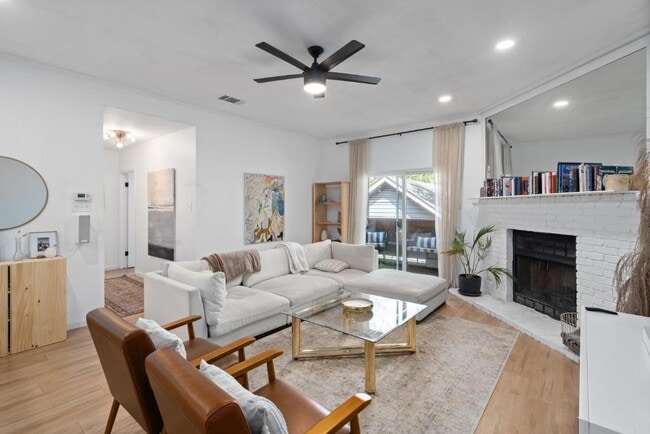 Foto del edificio - 2508 W 12th St
