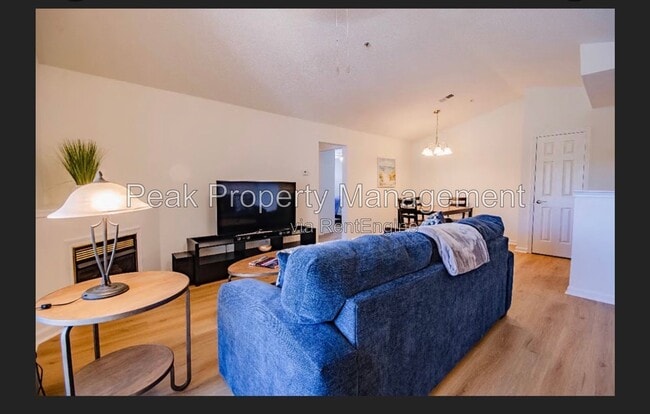 Interior Photo - The Links Condominiums
