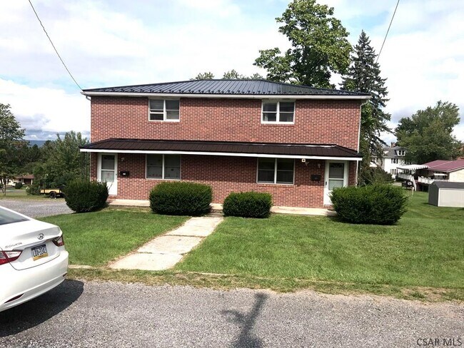 Building Photo - 310-312 Chrysler Ave