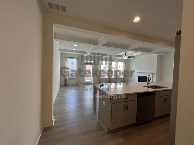 Building Photo - 7741 Squire Ct