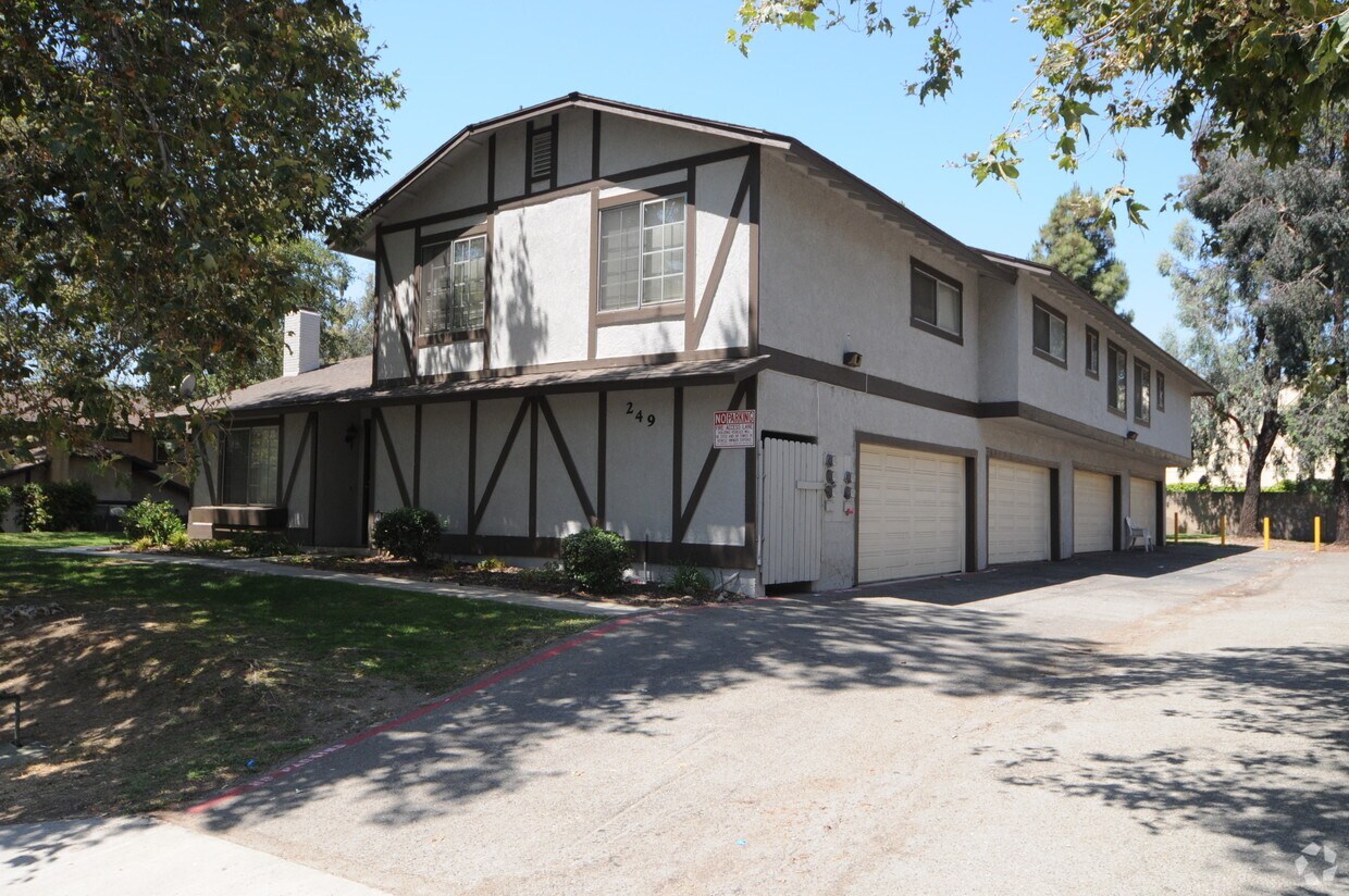Building Photo - 249 Grayson Way