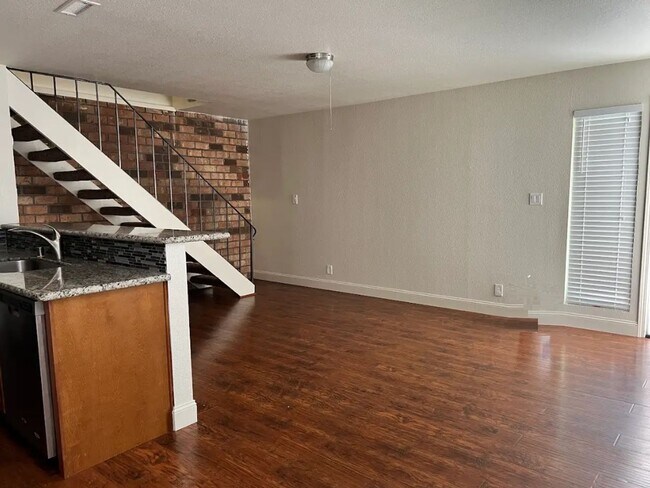 Building Photo - Cute Condo in Coloma Estates – 2 BR 1 BA