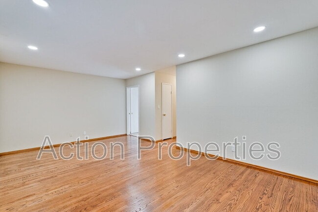 Building Photo - 1575 California St