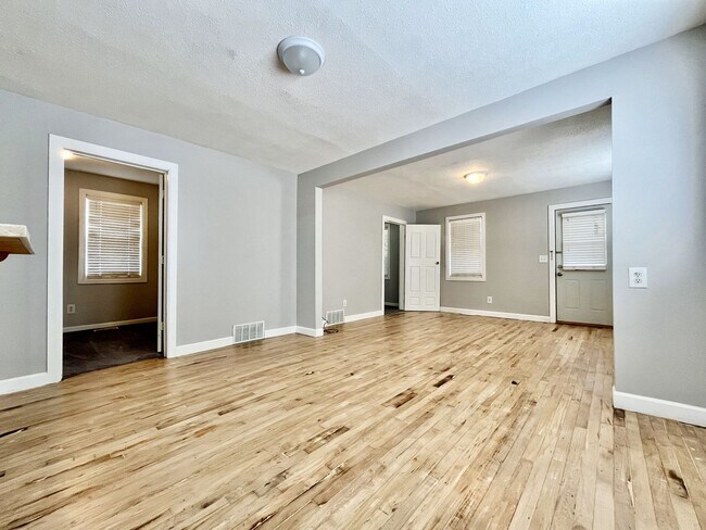 Building Photo - Two Bedroom Home in Muskegon Heights