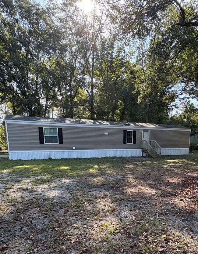 Building Photo - 5281 Crestline Rd