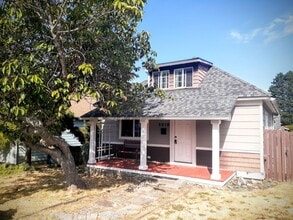 Building Photo - 5019 N Whitman St