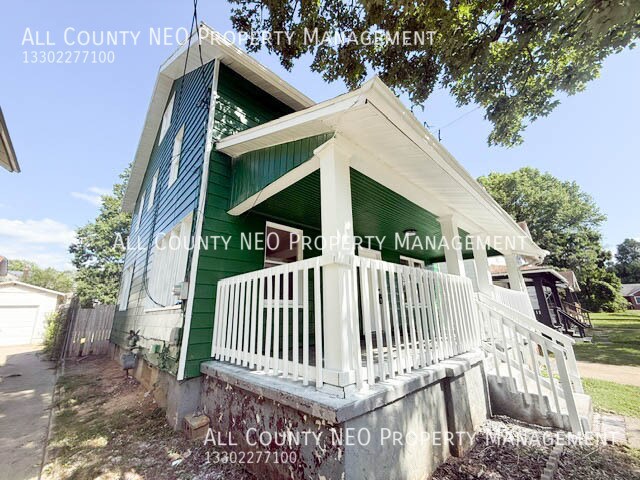 Building Photo - 549 Wildwood Ave