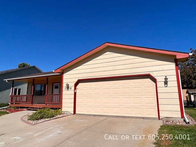 Building Photo - Beautiful 3 Bed 2 Bath House in West Sioux...