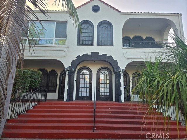 Foto principal - 1731 Winona Blvd