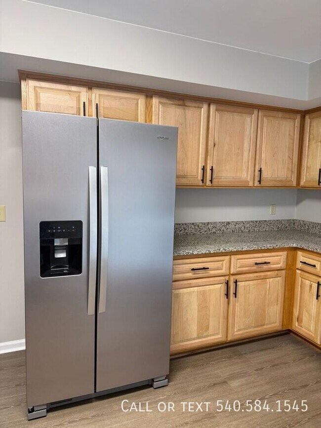 Building Photo - 5015 Polly Hill Ln