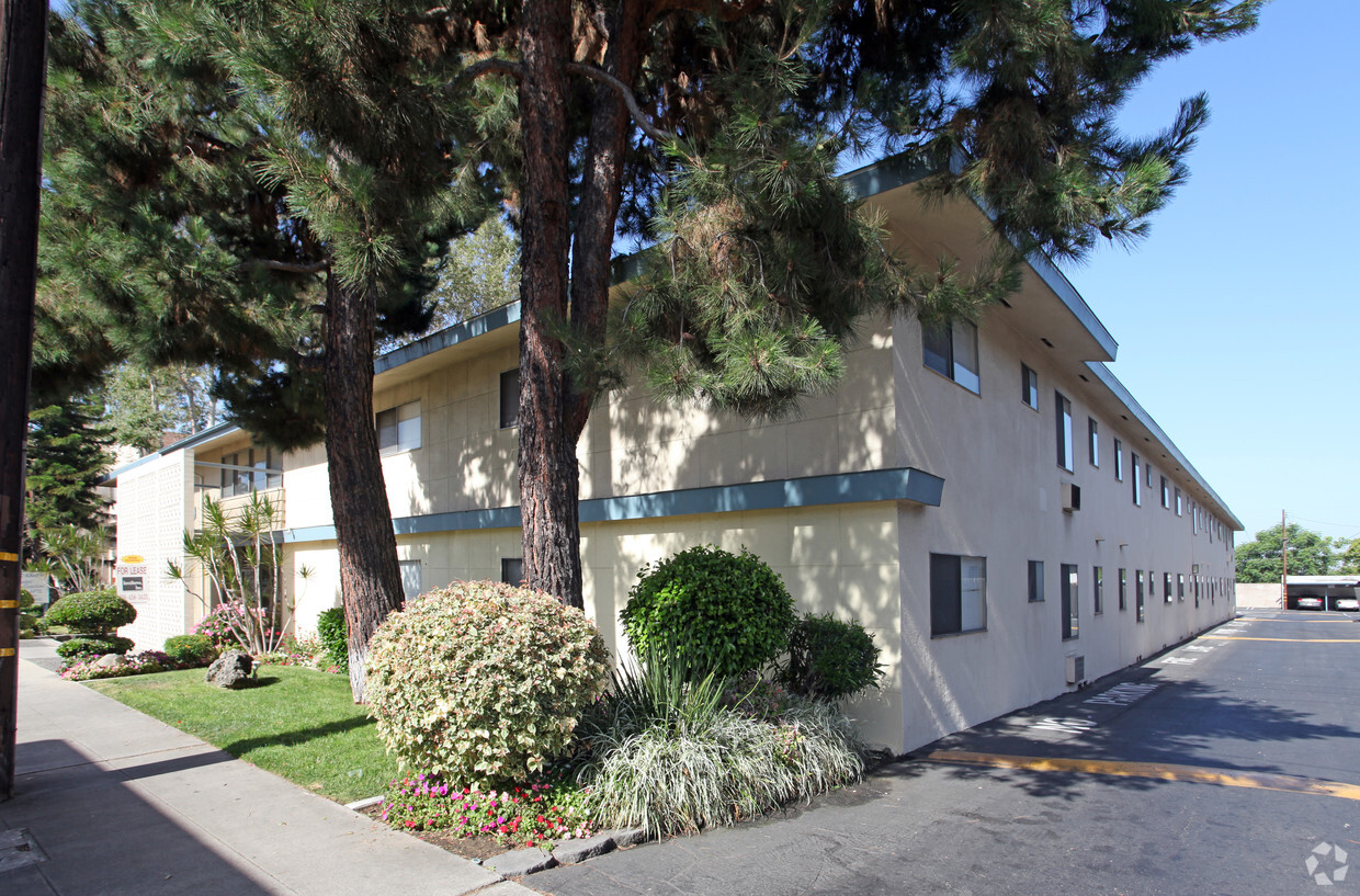 Building Photo - West Covina Gardens