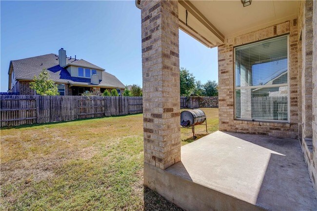 Foto del edificio - 18901 Colonial Manor Ln