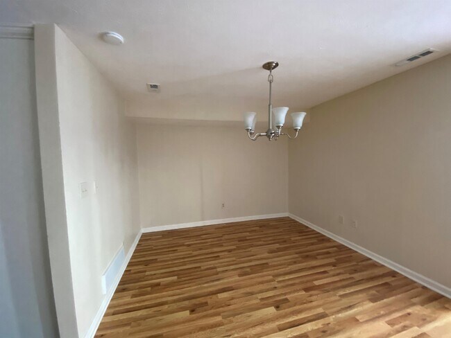 Foto del edificio - 7250 Beacon Hill Dr