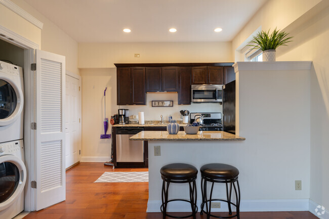 1BR, 1BA - 475 SF - Kitchen - 20 Saint Louis Place