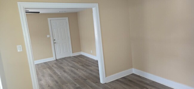 Foto del edificio - 955 Putnam St