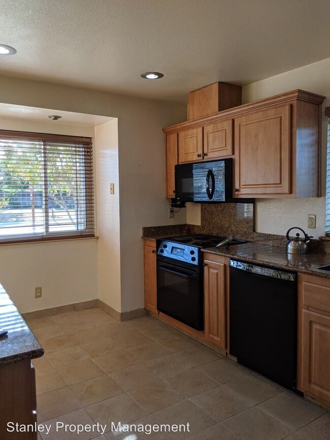 Building Photo - 4 br, 2 bath House - 8322 Hemingway Drive