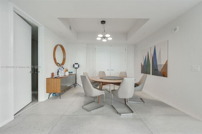 Foto del edificio - 851 NE 1st Ave